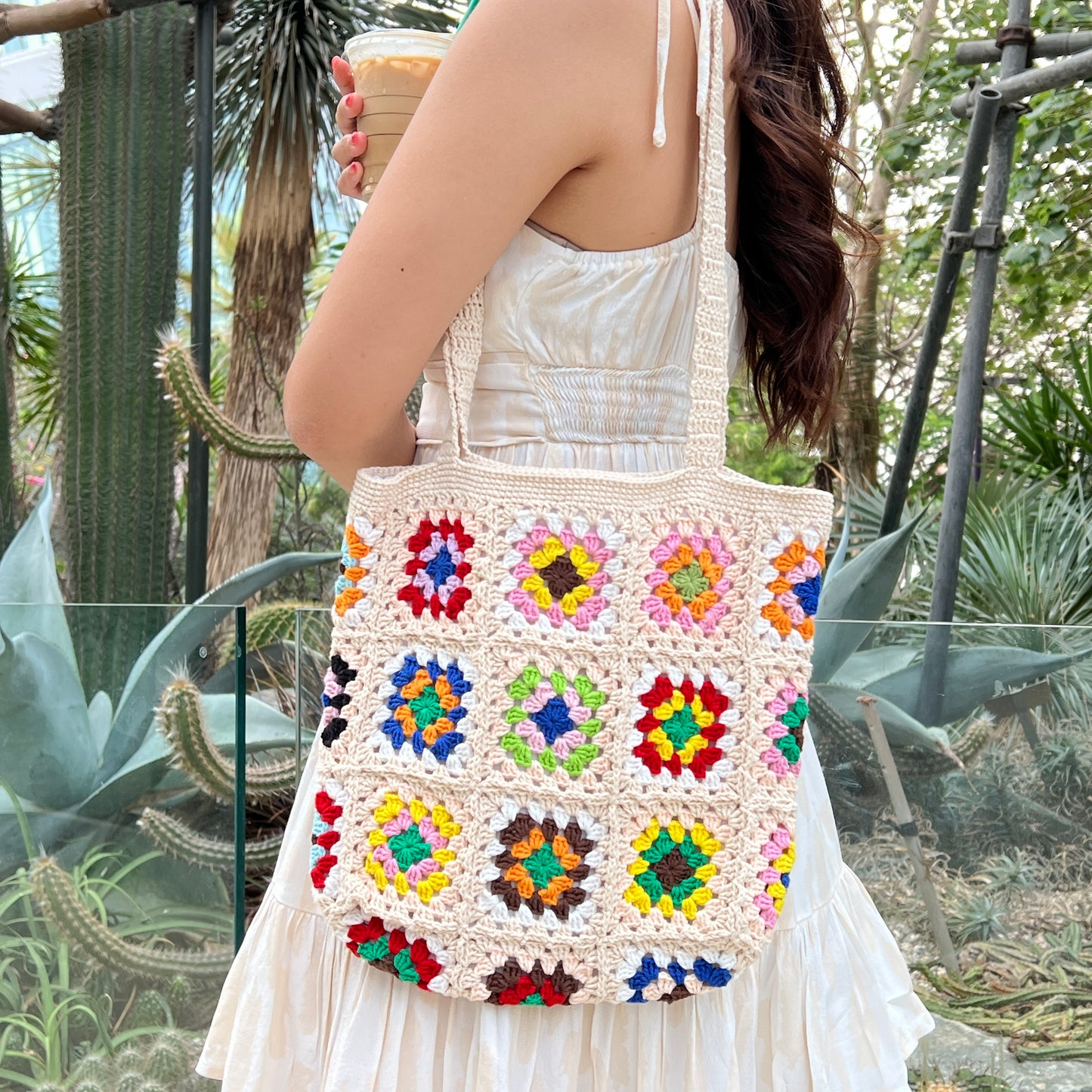 annie - crochet granny square tote bag 🌈 ✧˚ ༘ ⋆。˚