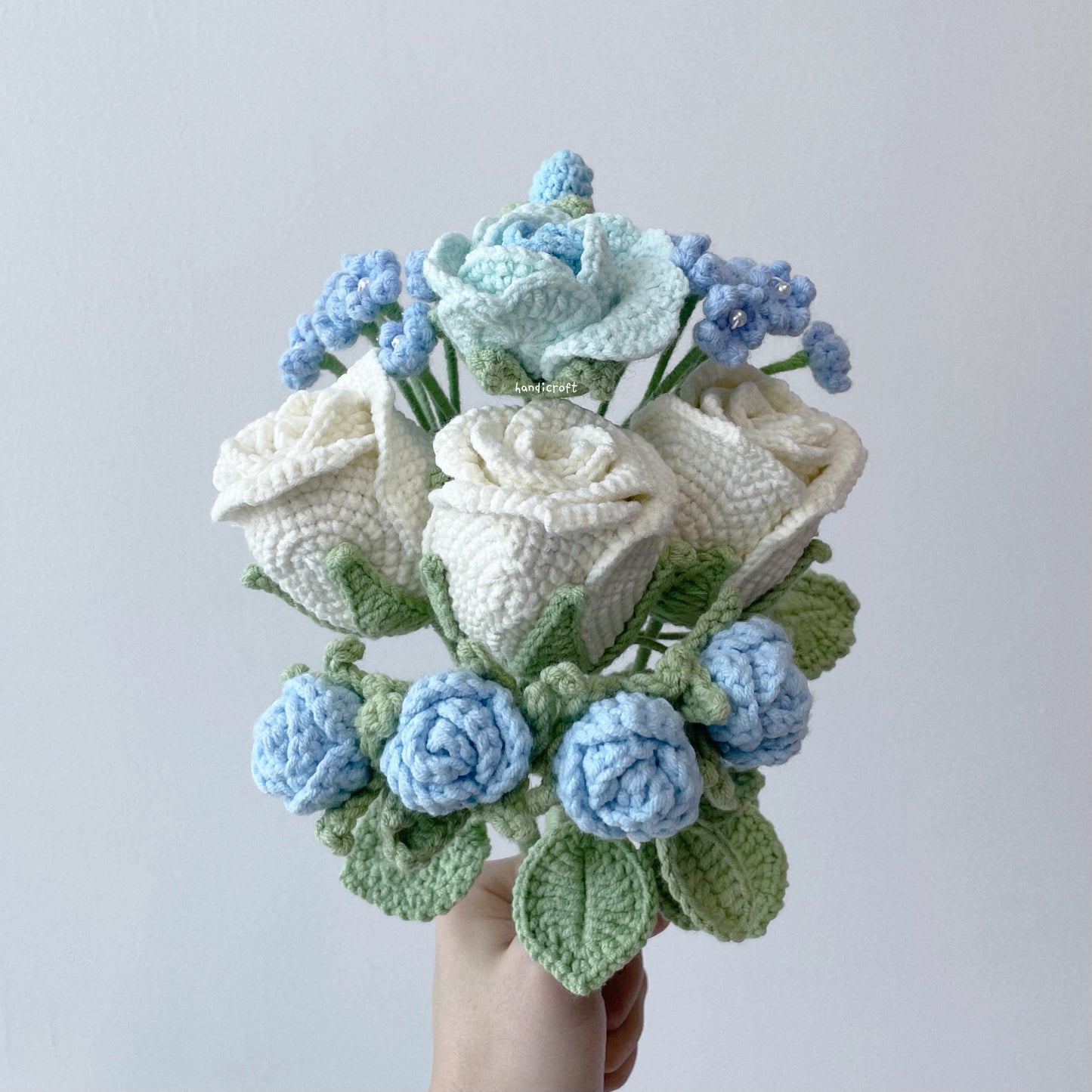 handicroft crochet flower bouquet trio of blushin' love off white roses blue theme