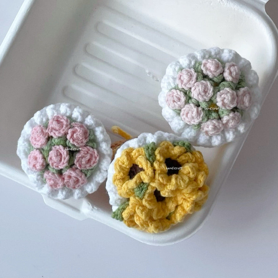 handicroft crochet mini flower bouquet tiny roses sunflower in pink blue yellow
