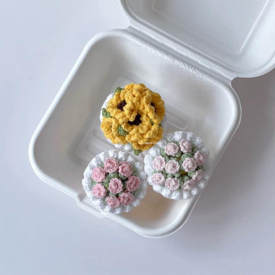 handicroft crochet mini flower bouquet tiny roses sunflower in pink blue yellow