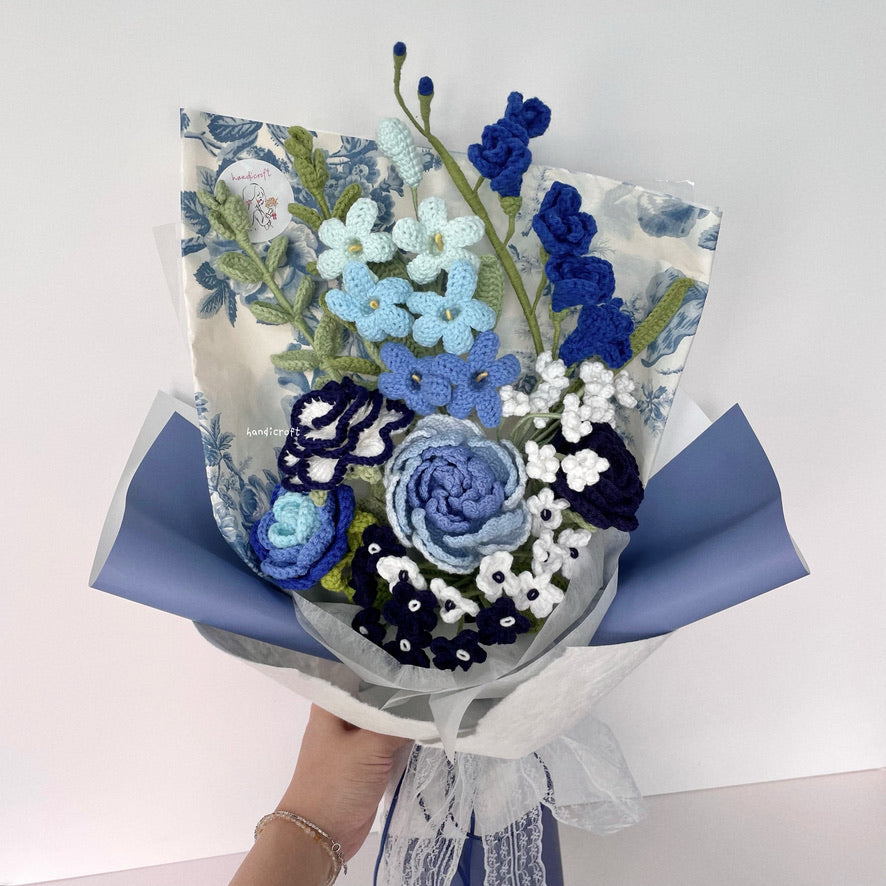 handicroft handmade crochet blue flower bouquet porcelain petals