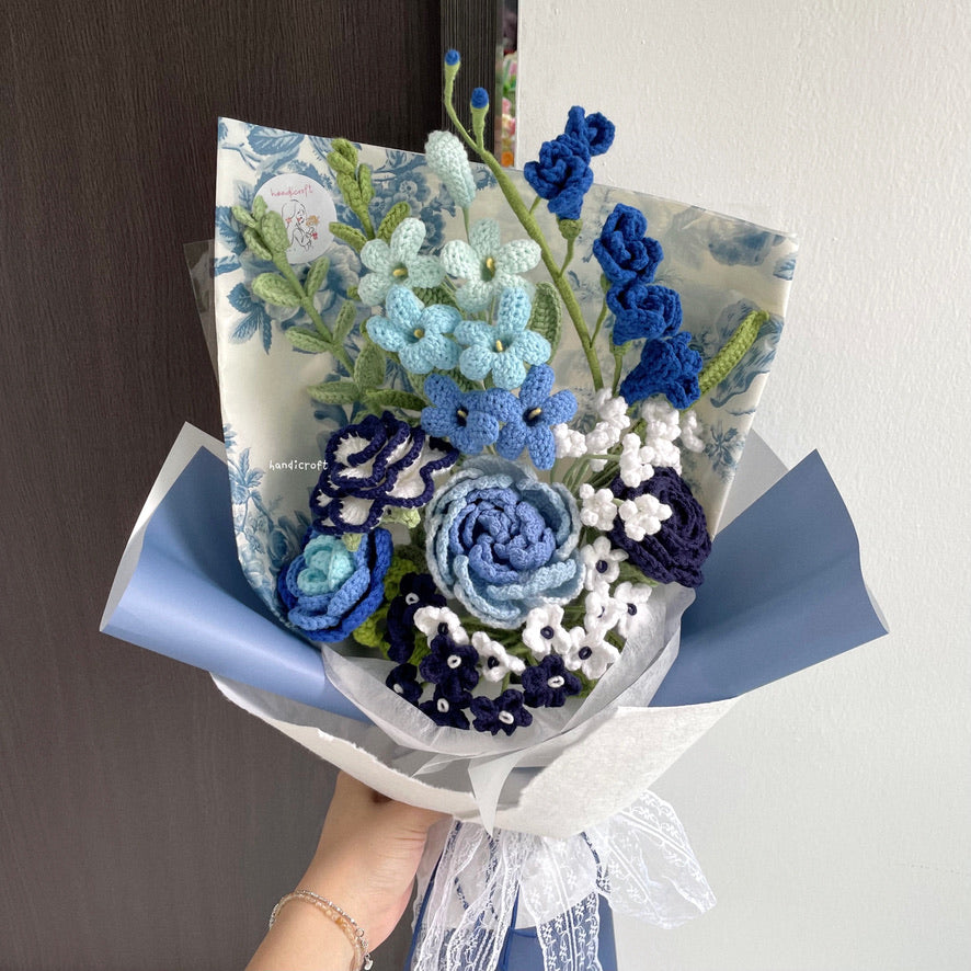 handicroft handmade crochet blue flower bouquet porcelain petals