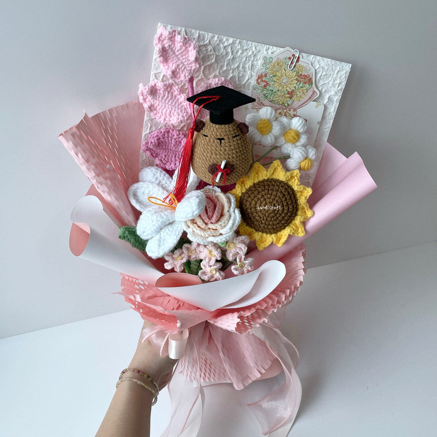 handicroft handmade crochet capybara graduation flower bouquet capy chapter pink