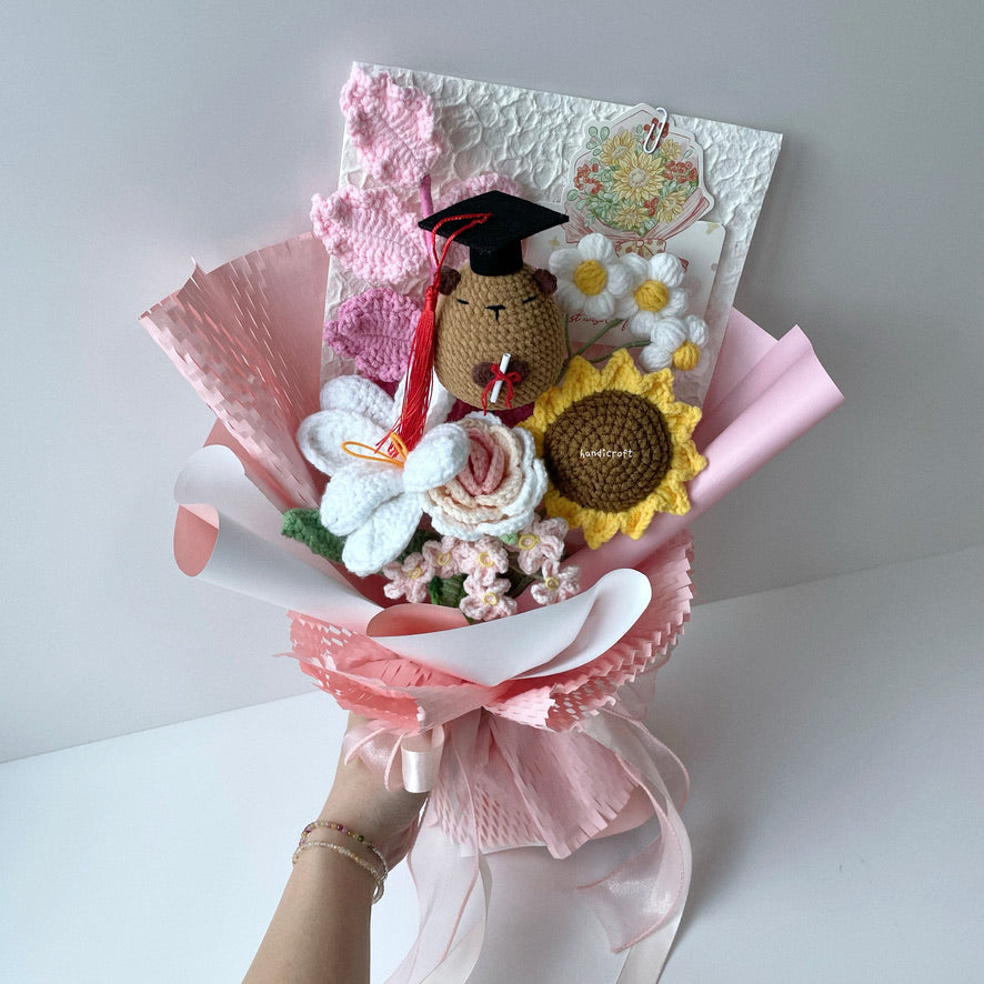 handicroft handmade crochet capybara graduation flower bouquet capy chapter pink