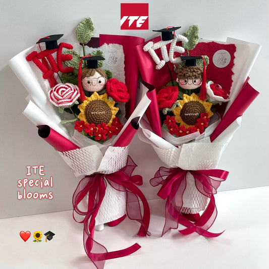 handicroft handmade crochet graduation special flower bouquet Singapore Institute of Technical Education ITE special blooms 2 colour themes