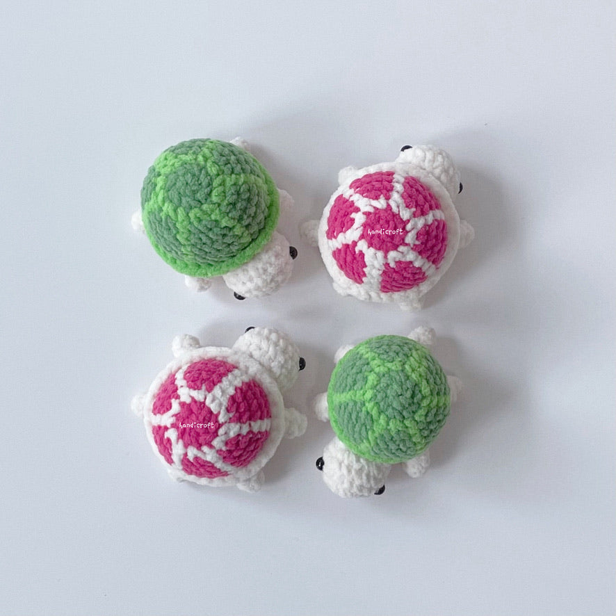 handicroft handmade crochet mini tortoise amigurumi keychain