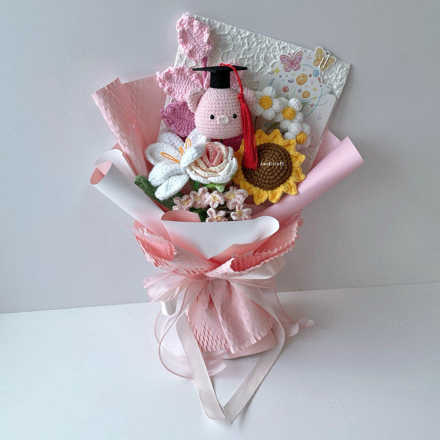 handicroft handmade crochet pig graduation flower bouquet piglet's dream path