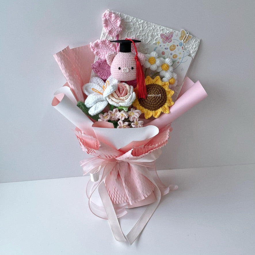 handicroft handmade crochet pig graduation flower bouquet piglet's dream path