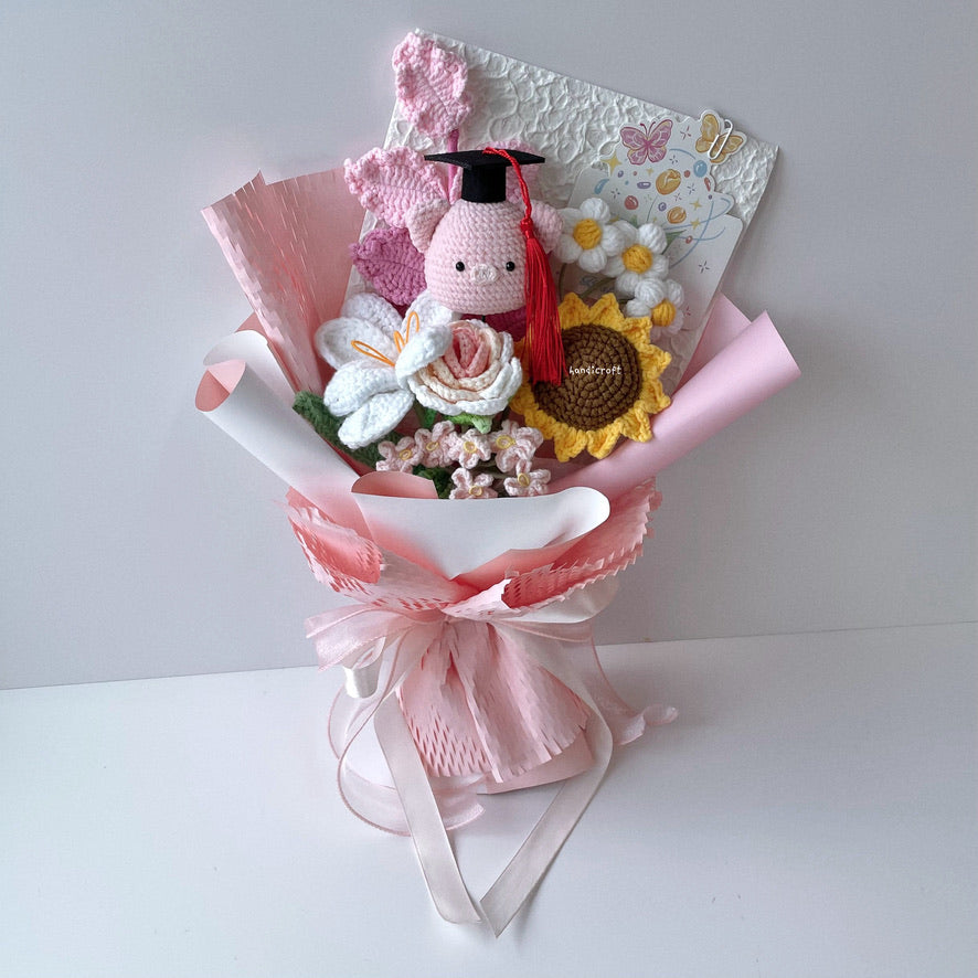 handicroft handmade crochet pig graduation flower bouquet piglet's dream path