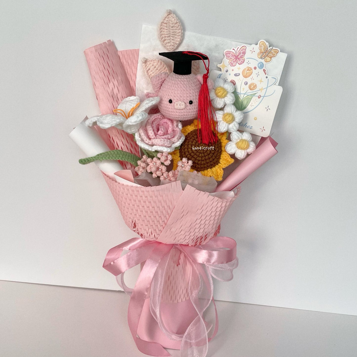handicroft handmade crochet pig graduation flower bouquet piglet's dream path