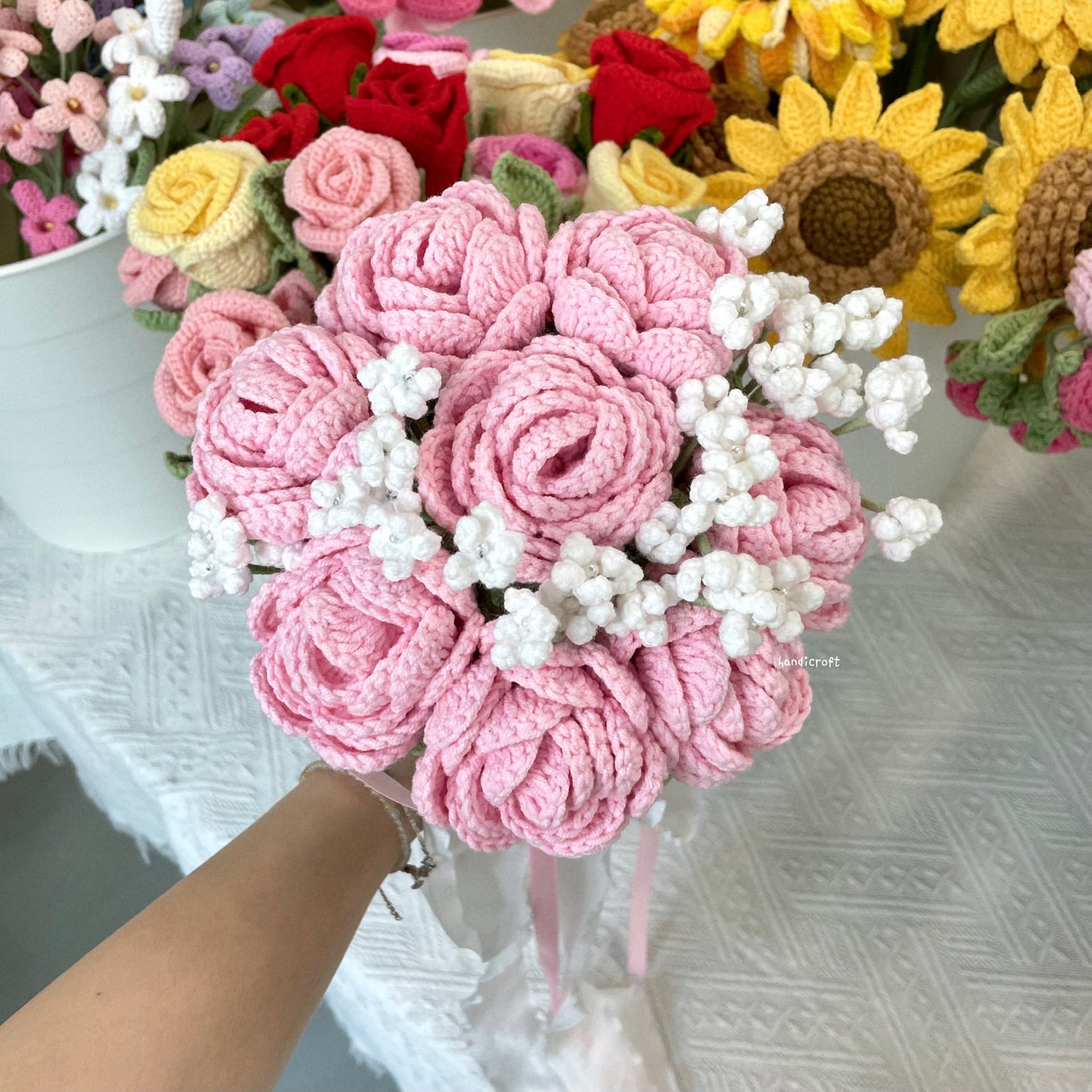 handicroft handmade crochet pink roses flower bouquet pink sprinkle