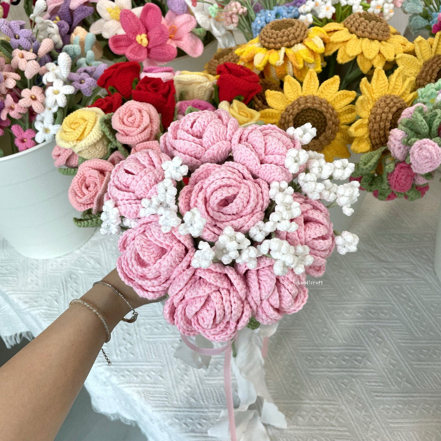 handicroft handmade crochet pink roses flower bouquet pink sprinkle