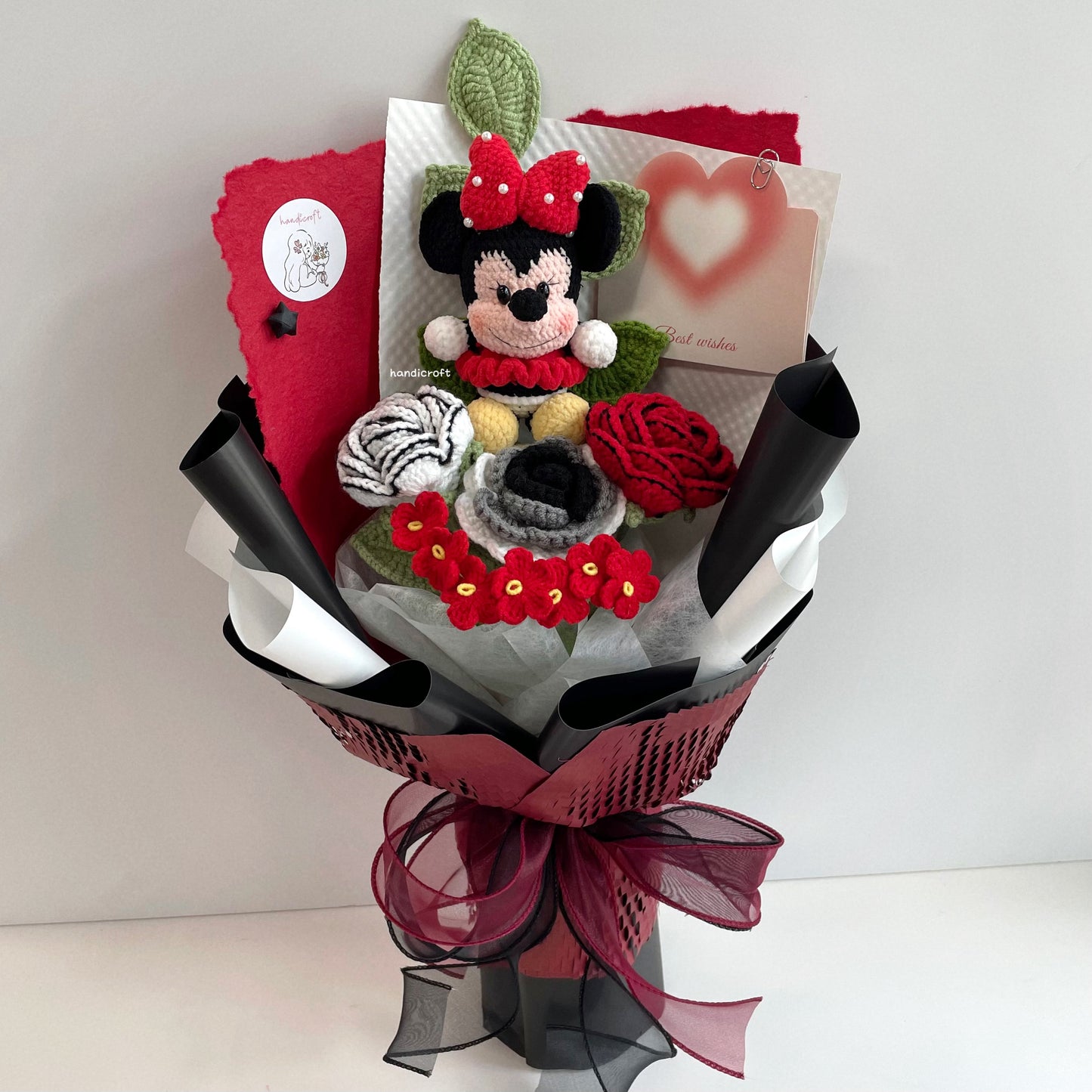 handicroft handmade mouse crochet flower bouquet minnie moments