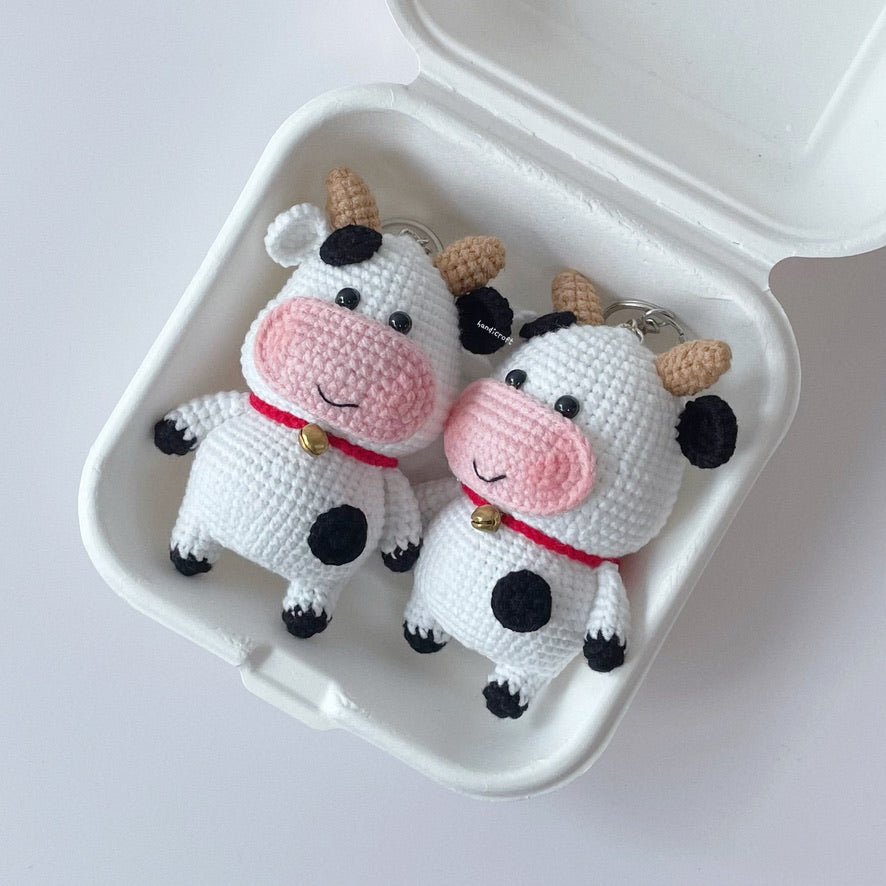 handicroft singapore handmade crochet cow moo animal amigurumi keychain