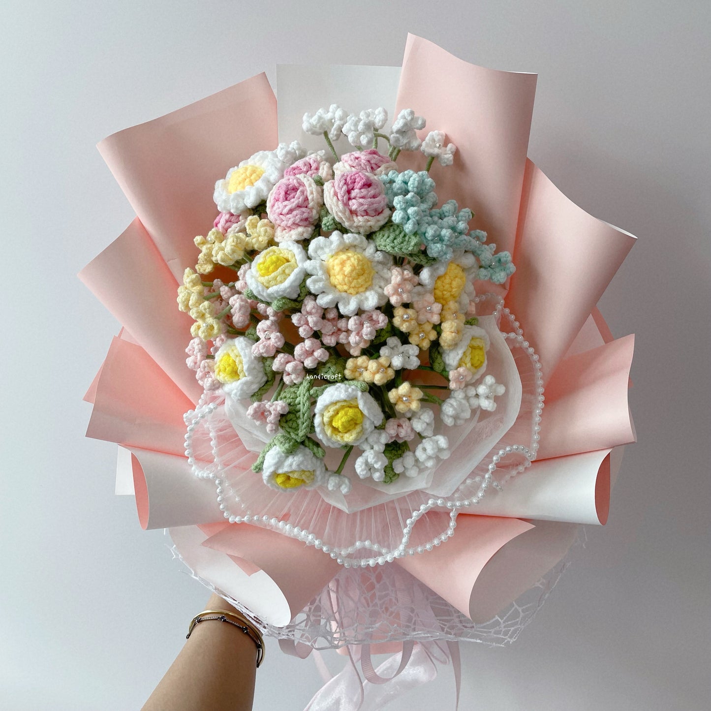 handicroft singapore handmade crochet mini daisy rose baby's breath flower bouquet daisy daydream