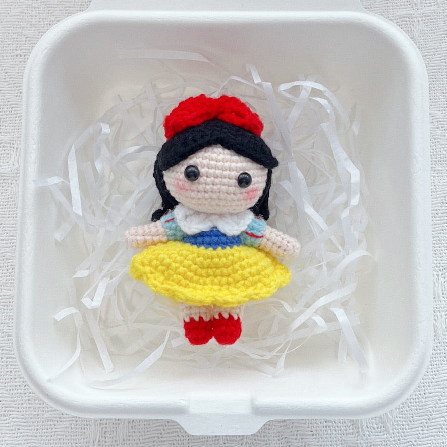 handicroft singapore handmade crochet snow white character amigurumi keychain