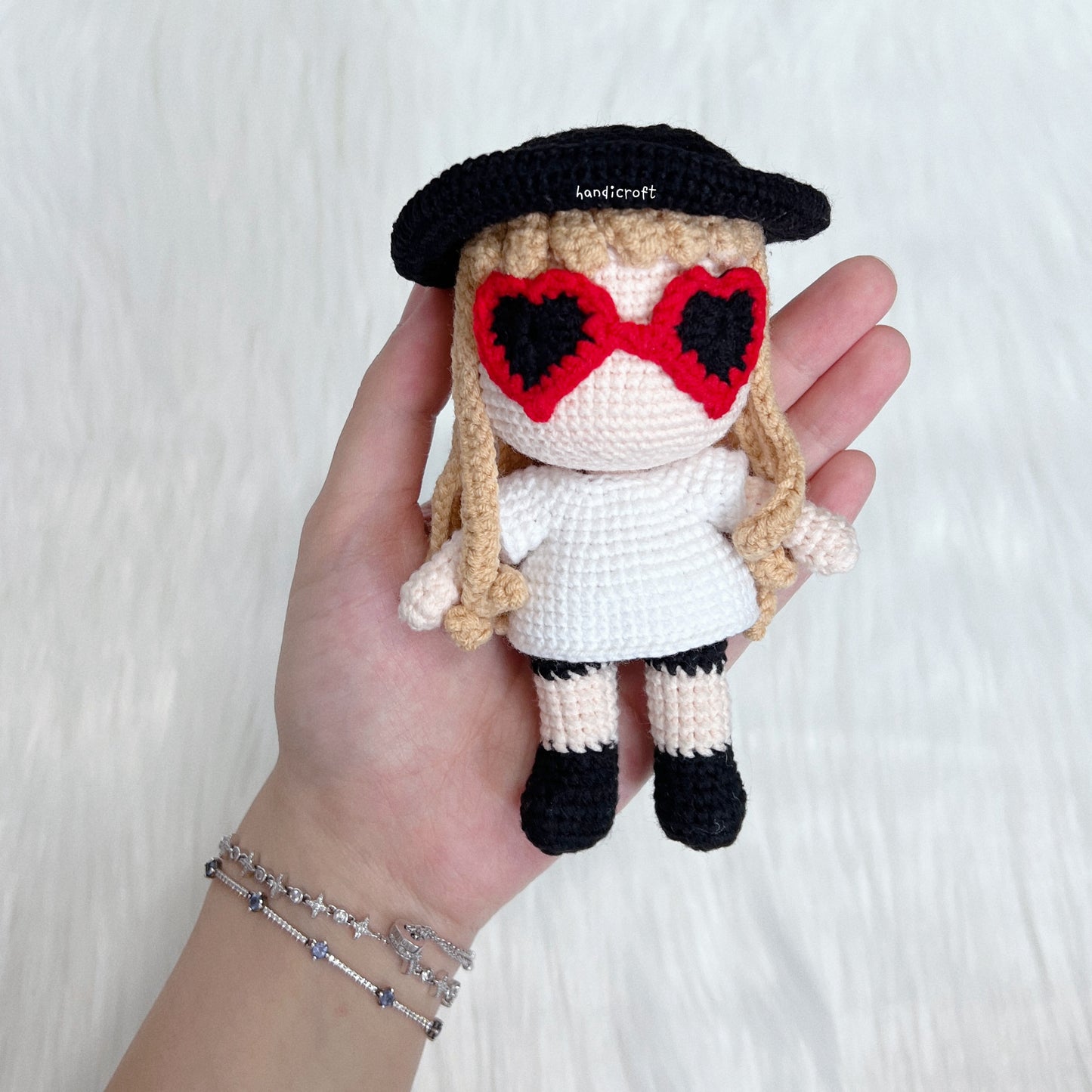 handicroft singapore handmade crochet taylor swift doll amigurumi figure 22 album swiftie