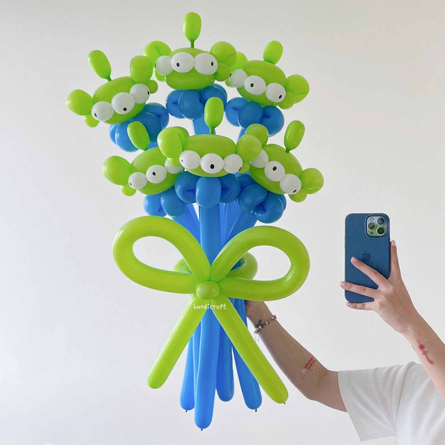 singapore flower balloon bouquet toy story little green men three-eyed alien cartoon character all occasions 6 stalks