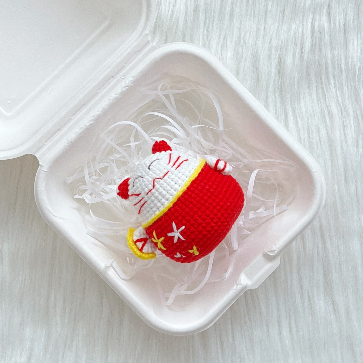 singapore handmade crochet maneki-neko fortune cat amigurumi keychain table display ζθ΄’η«