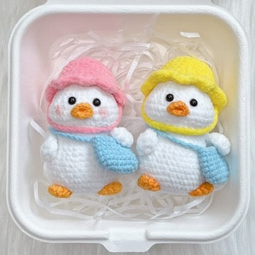 crochet quack-tastic duck keychain (•ө•)