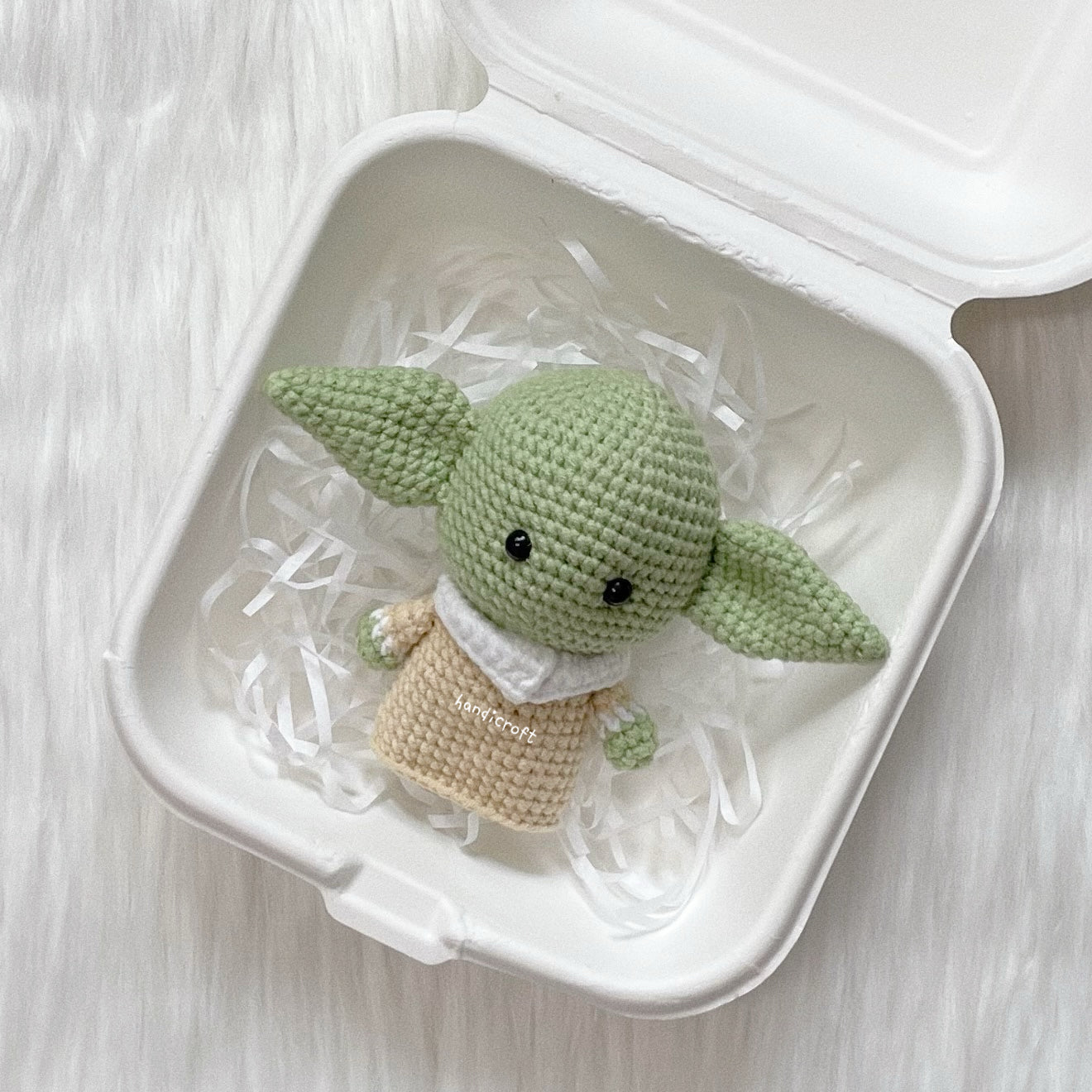 crochet baby yoda keychain <( -_- )>💚