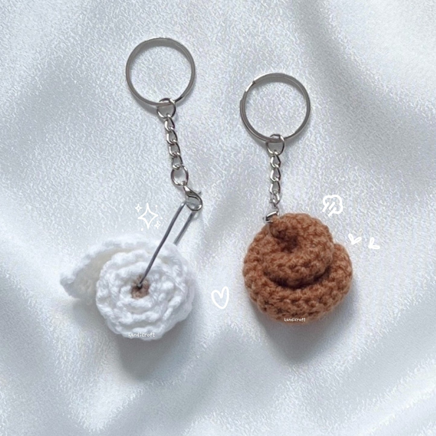 crochet mini poop & paper duo keychain 💩ྀི 🧻