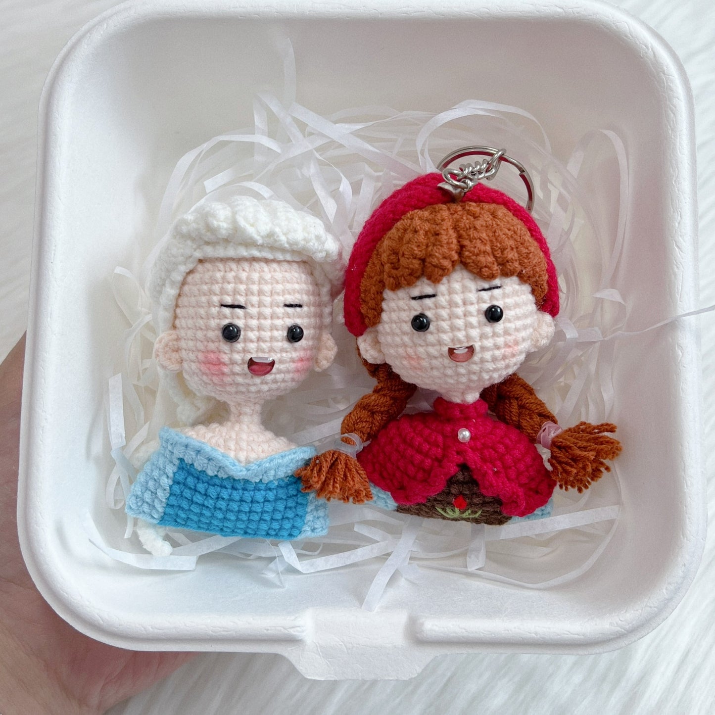 crochet frozen elsa & anna keychain 👩🏻‍🦳❄️⛄️