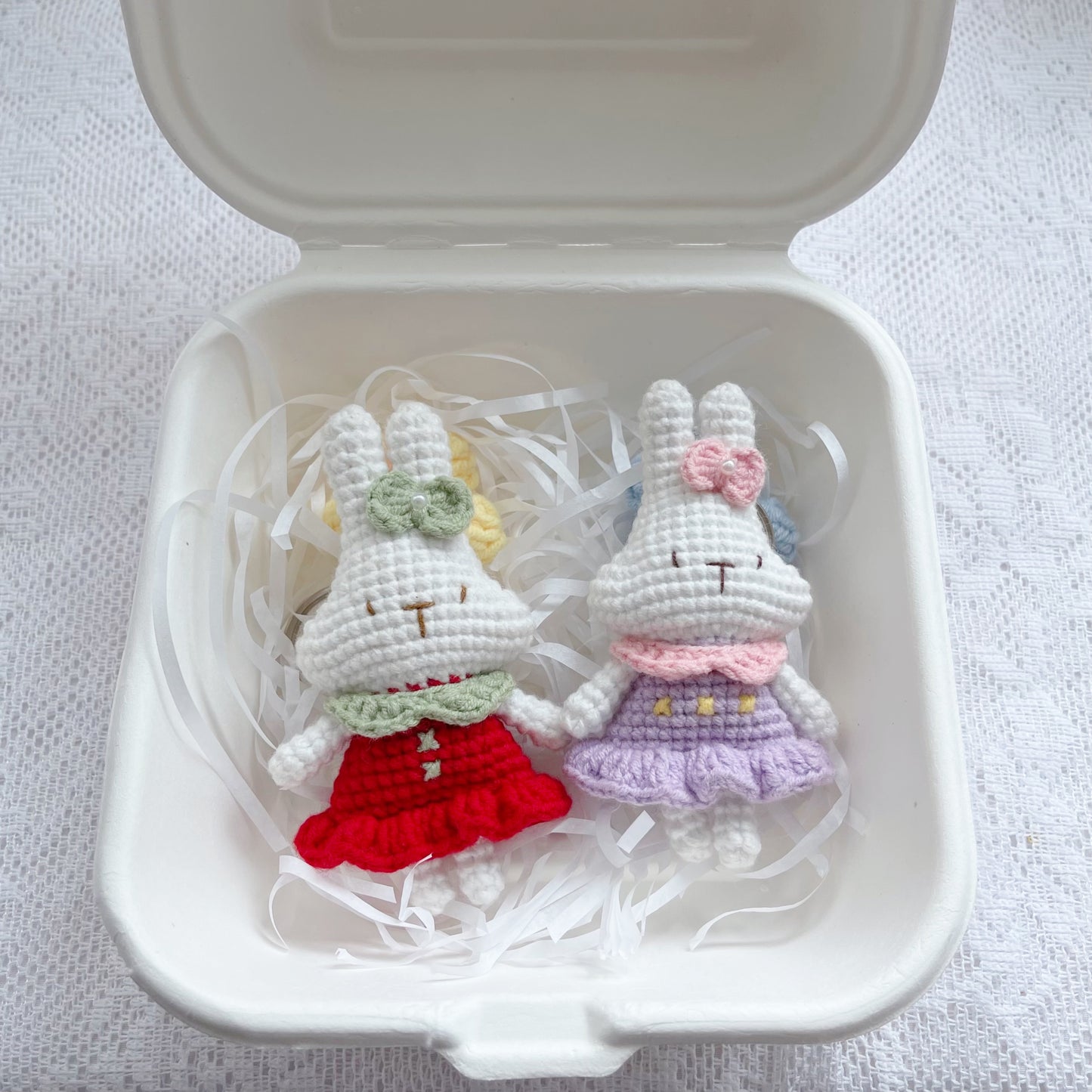 crochet bunnies bff keychain ໒꒰ྀིっ˕ -｡꒱ྀི১💞