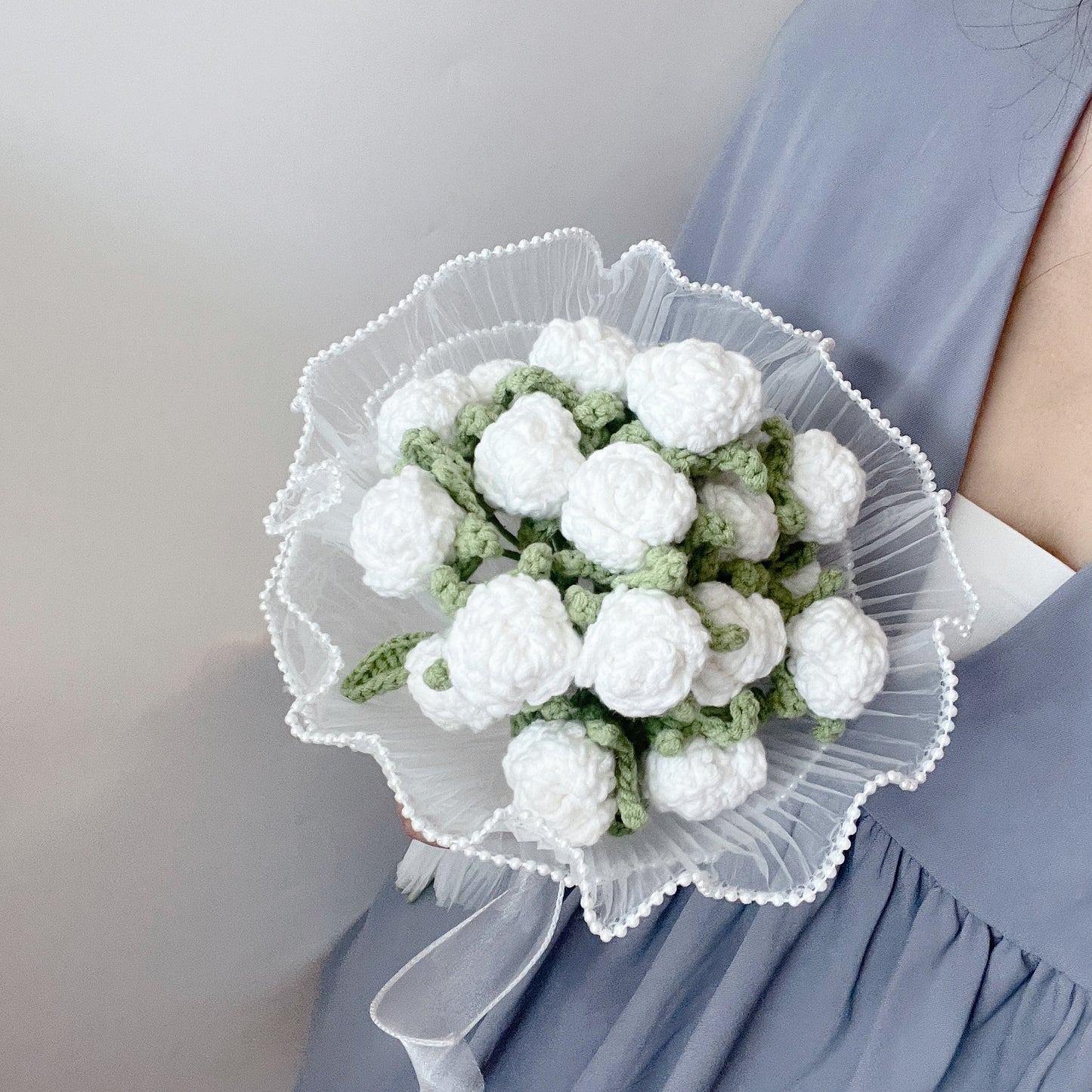 sweetest bliss - white mini roses crochet flower bouquet ˙⊹☁️ ིྀ🥛܀