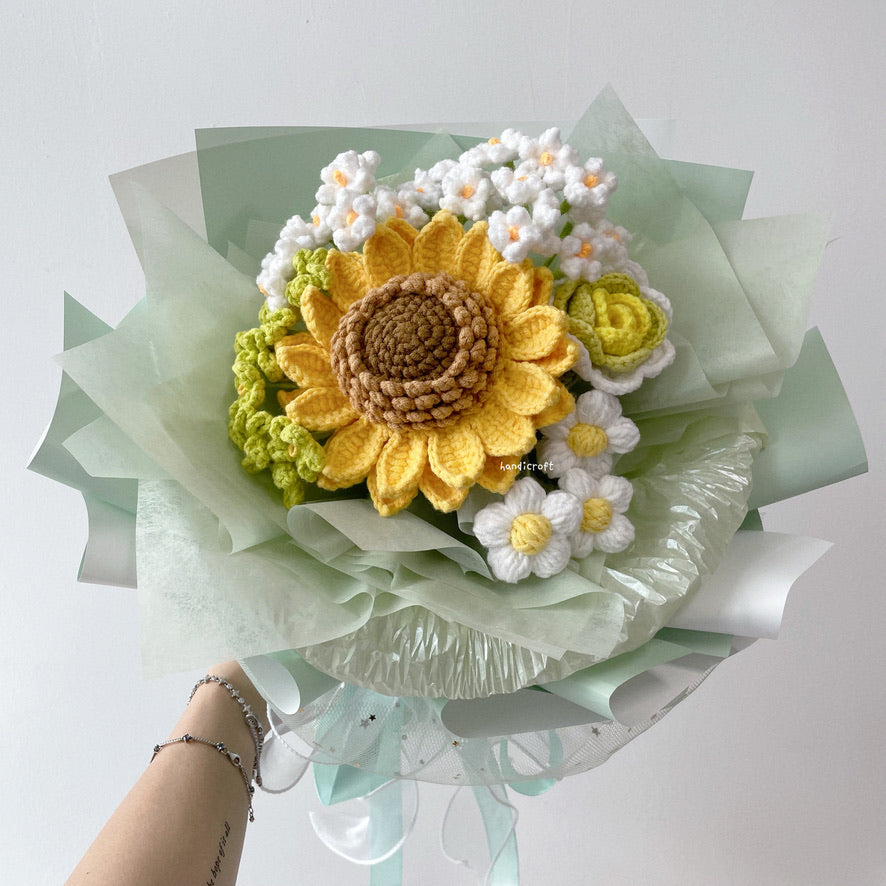 handicroft crochet jumbo sunflower flower bouquet sunshine & bliss in green