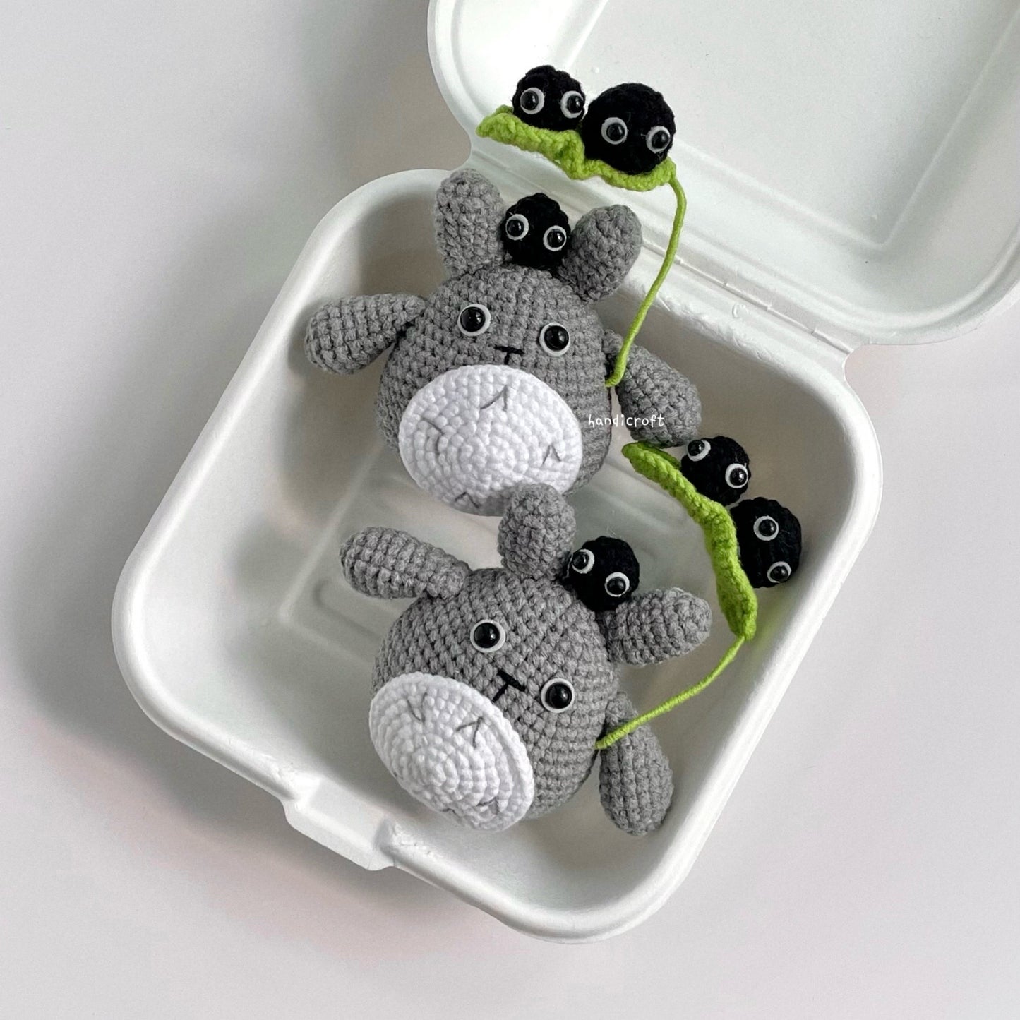 handicroft handmade crochet Totoro Miminzuku soot sprites Susuwatari Studio Ghibli amigurumi plush keychain