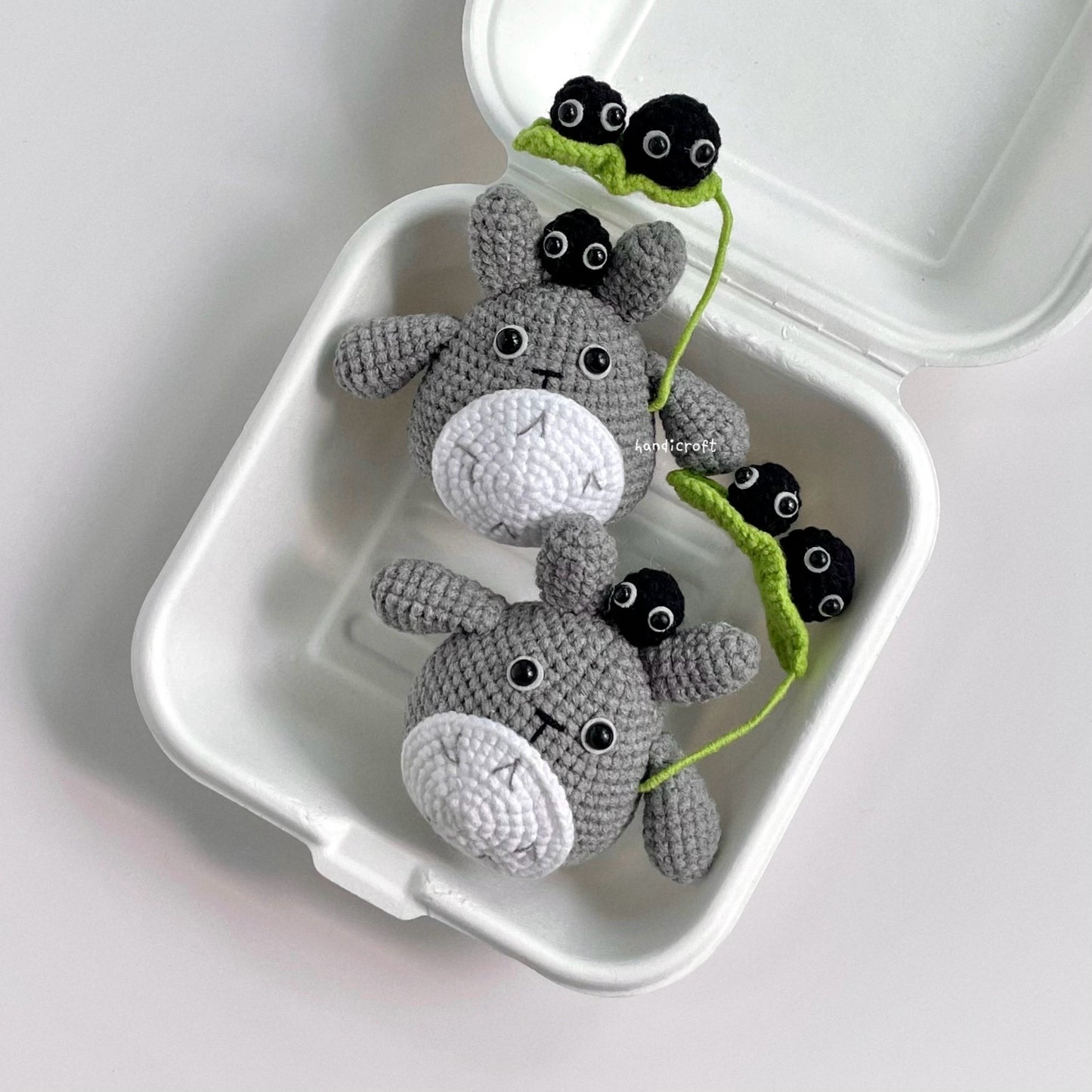 handicroft handmade crochet Totoro Miminzuku soot sprites Susuwatari Studio Ghibli amigurumi plush keychain