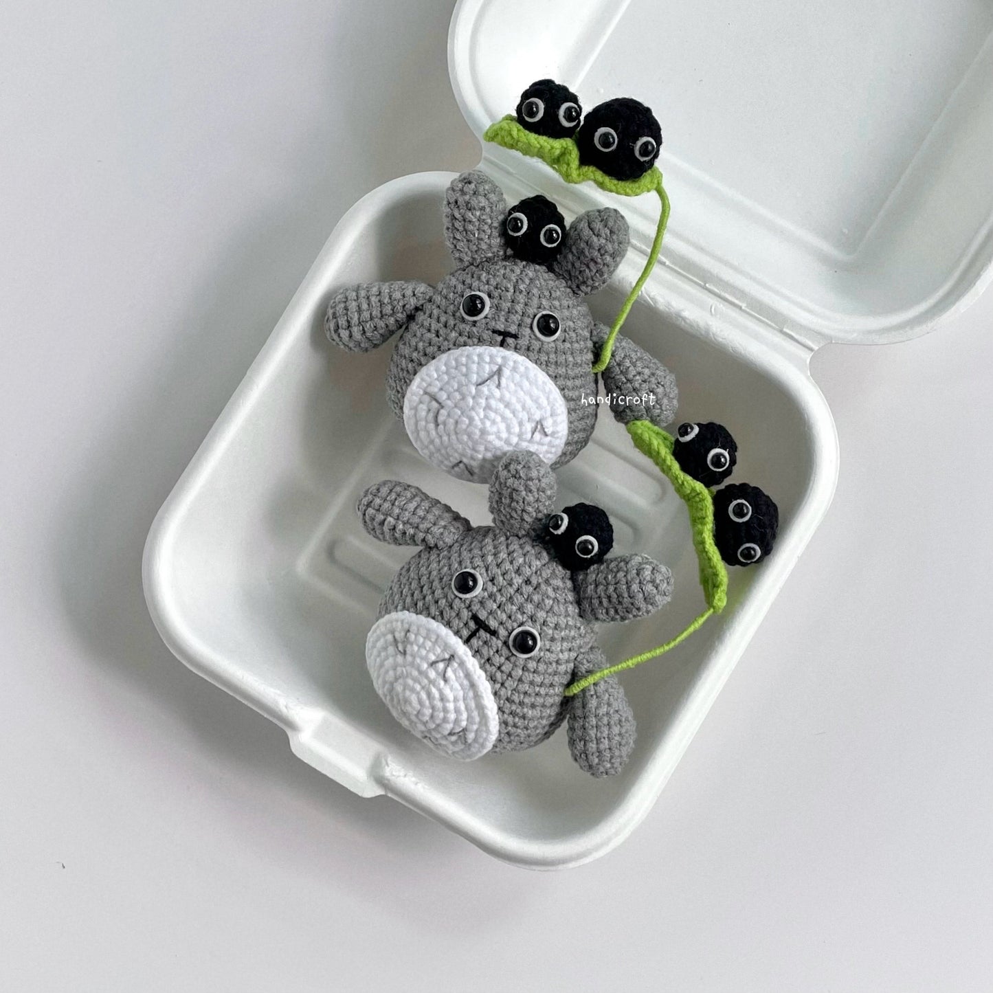 handicroft handmade crochet Totoro Miminzuku soot sprites Susuwatari Studio Ghibli amigurumi plush keychain