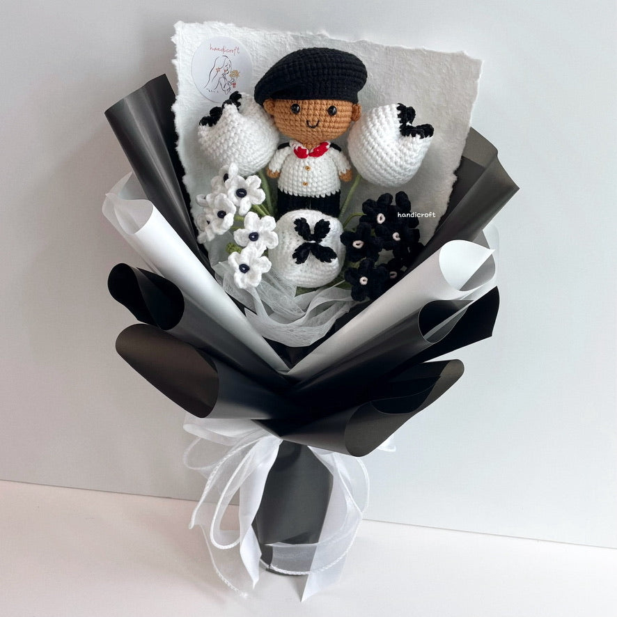 handicroft handmade crochet army soldier monochrome flower bouquet ORD soldiering through time: officer black beret skin shade #2