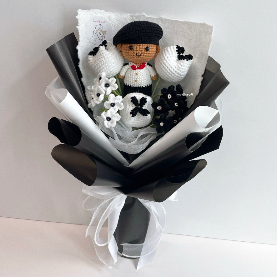 handicroft handmade crochet army soldier monochrome flower bouquet ORD soldiering through time: officer black beret skin shade #2