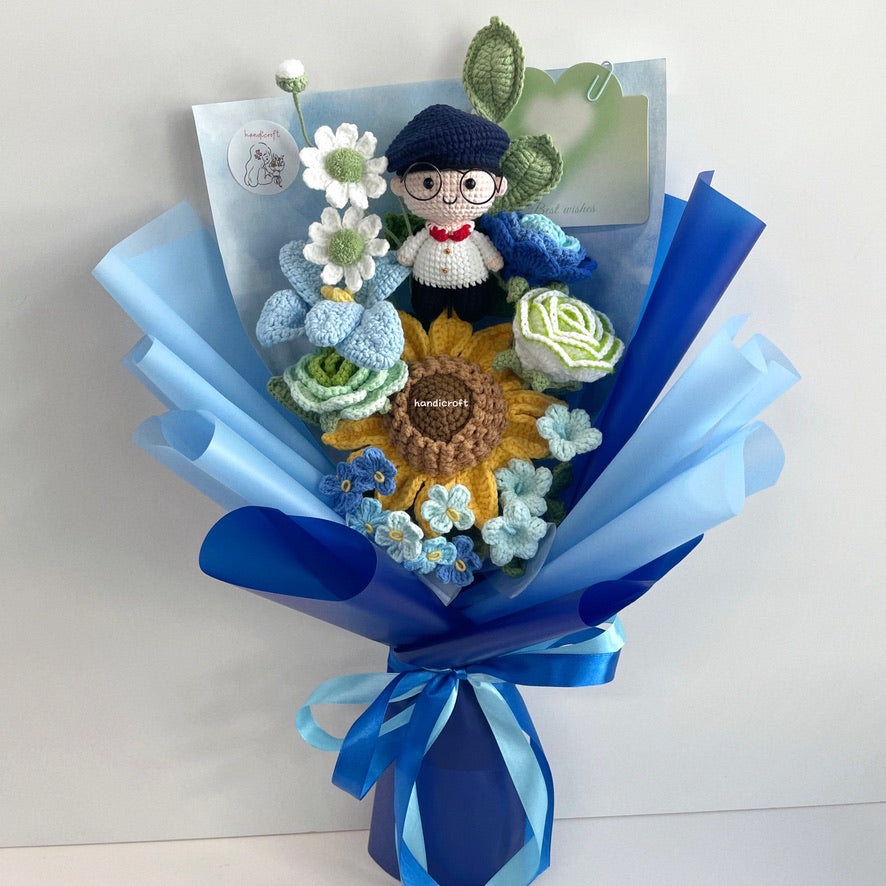 handicroft handmade crochet army soldier series flower bouquet ORD beyond the beret navy blue beret