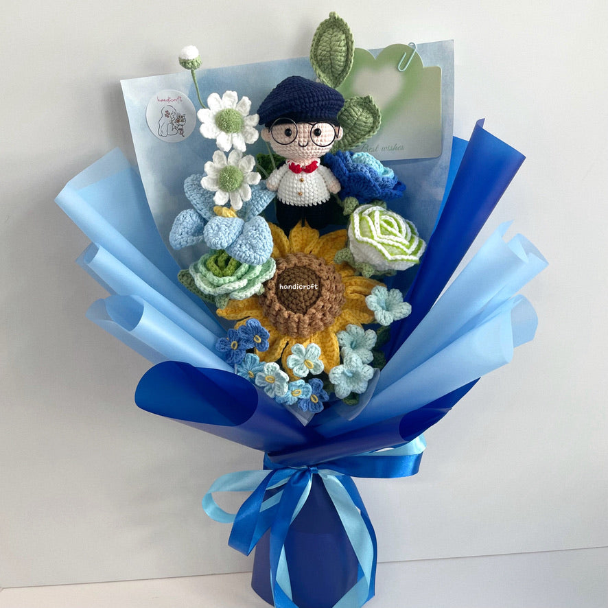 handicroft handmade crochet army soldier series flower bouquet ORD beyond the beret navy blue beret