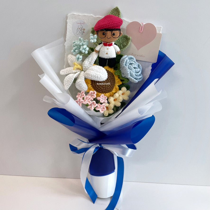 handicroft handmade crochet army soldier series flower bouquet ORD pastel oath of purpose skin shade #2 red beret