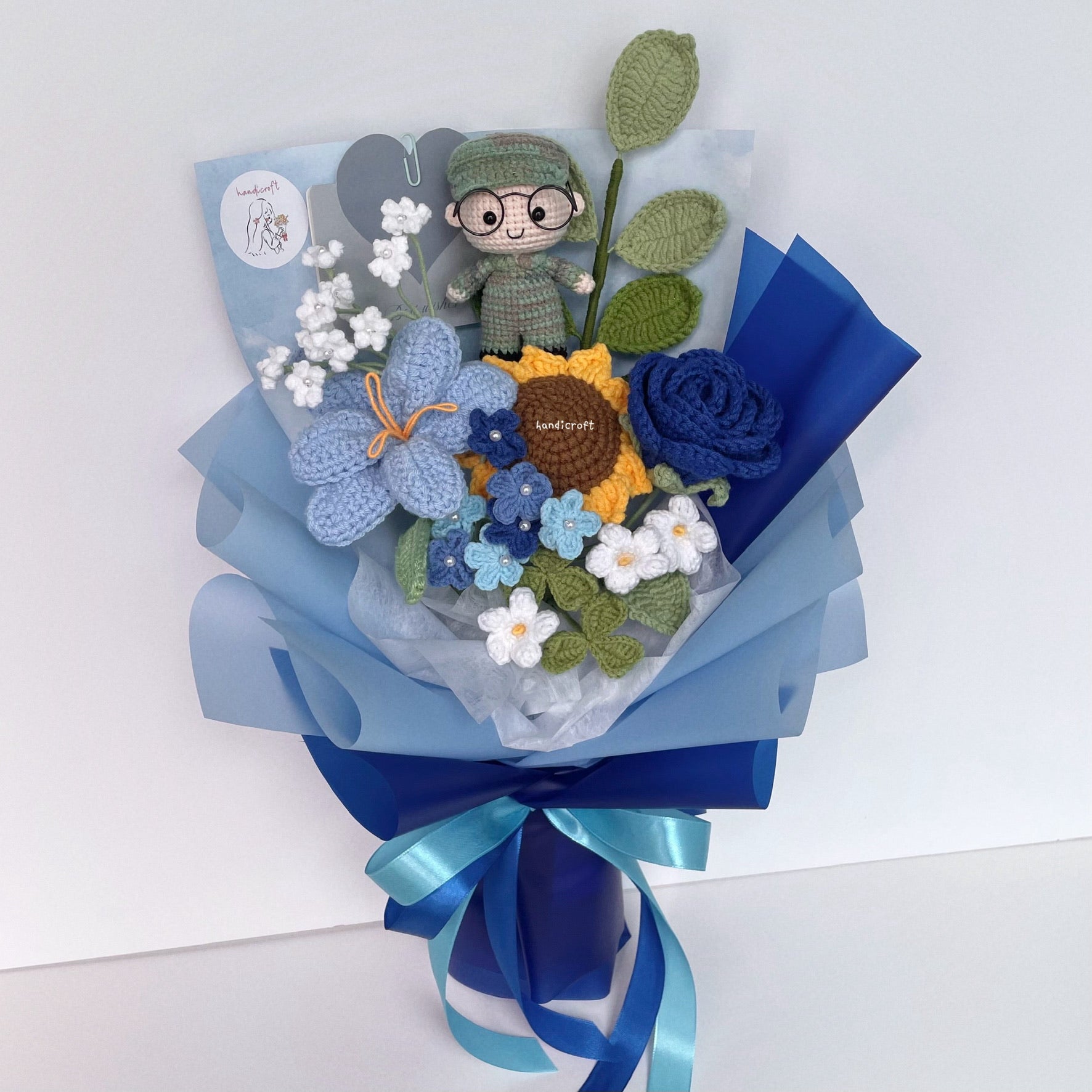 handicroft handmade crochet army soldier series flower bouquet POP blooming in duty blue