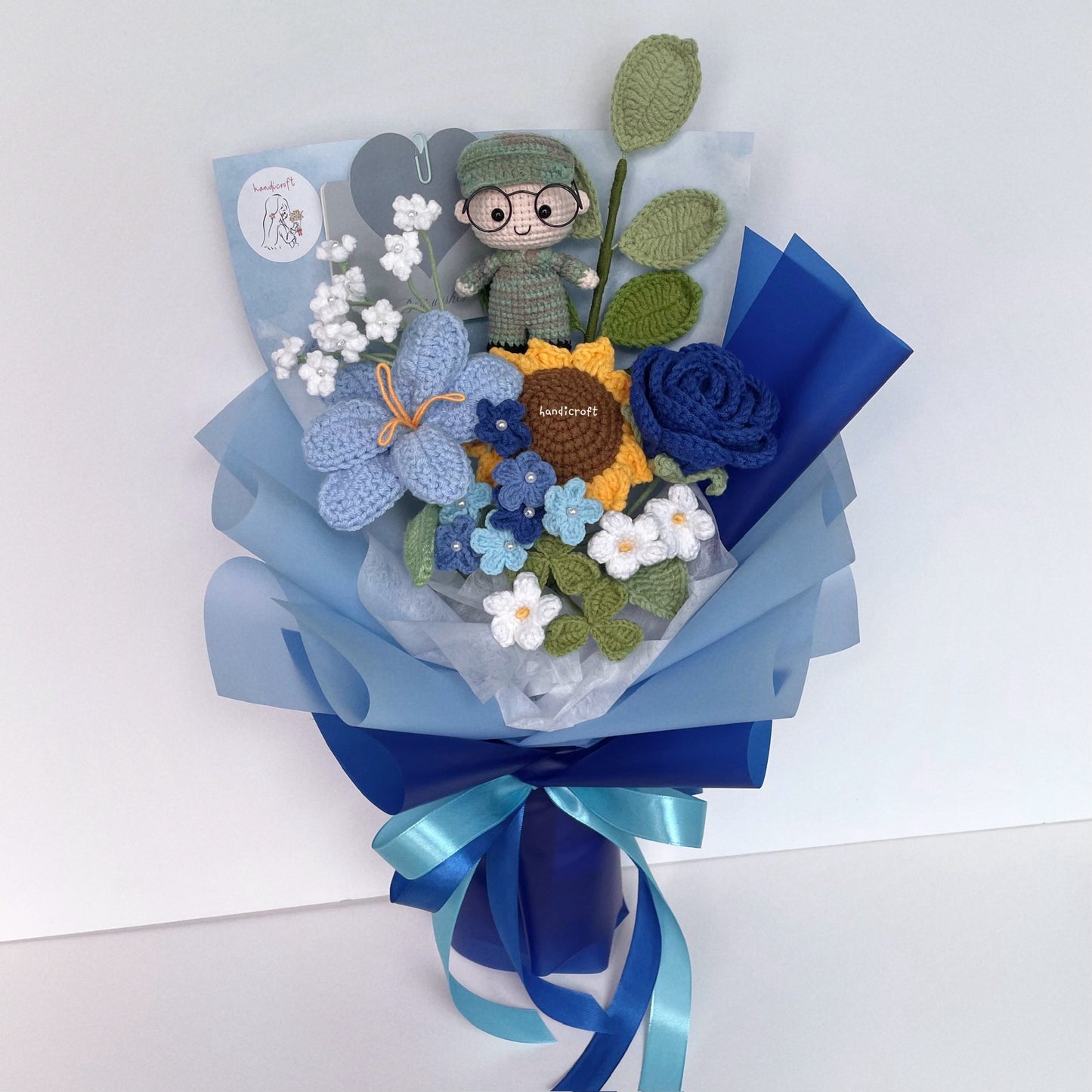 handicroft handmade crochet army soldier series flower bouquet POP blooming in duty blue