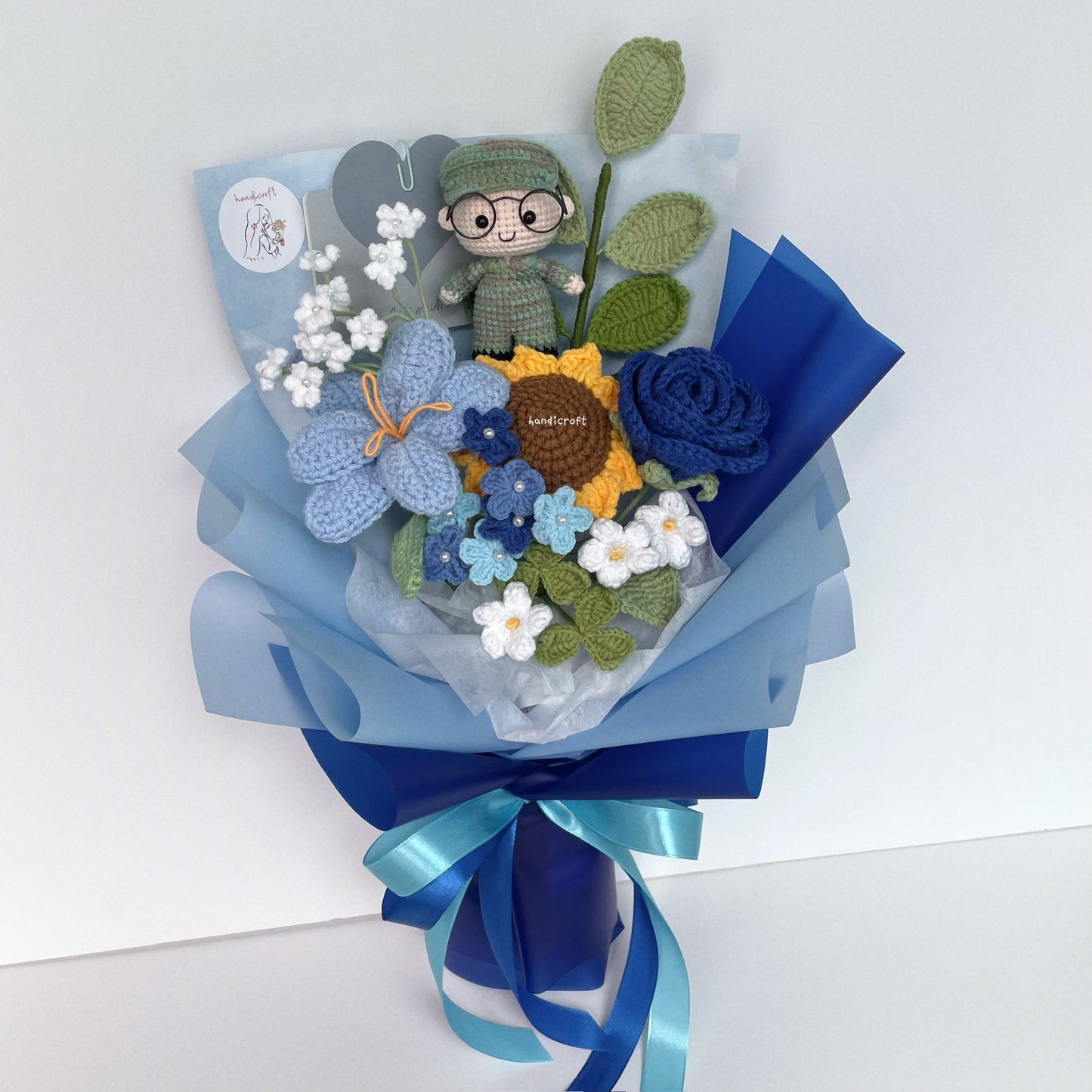 handicroft handmade crochet army soldier series flower bouquet POP blooming in duty blue