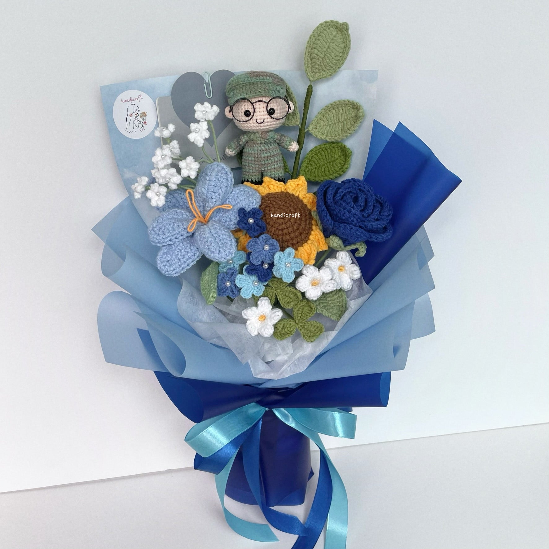 handicroft handmade crochet army soldier series flower bouquet POP blooming in duty blue