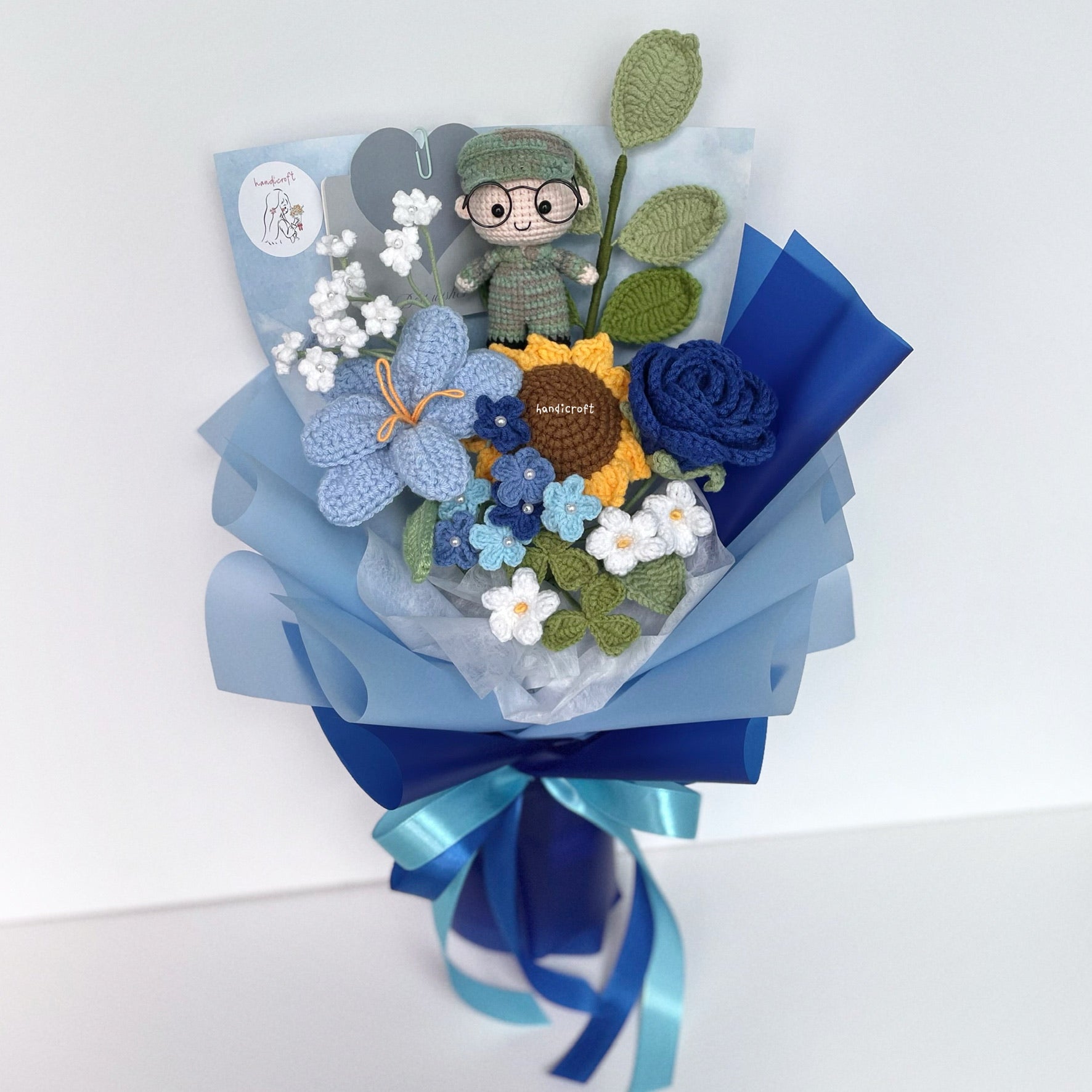 handicroft handmade crochet army soldier series flower bouquet POP blooming in duty blue