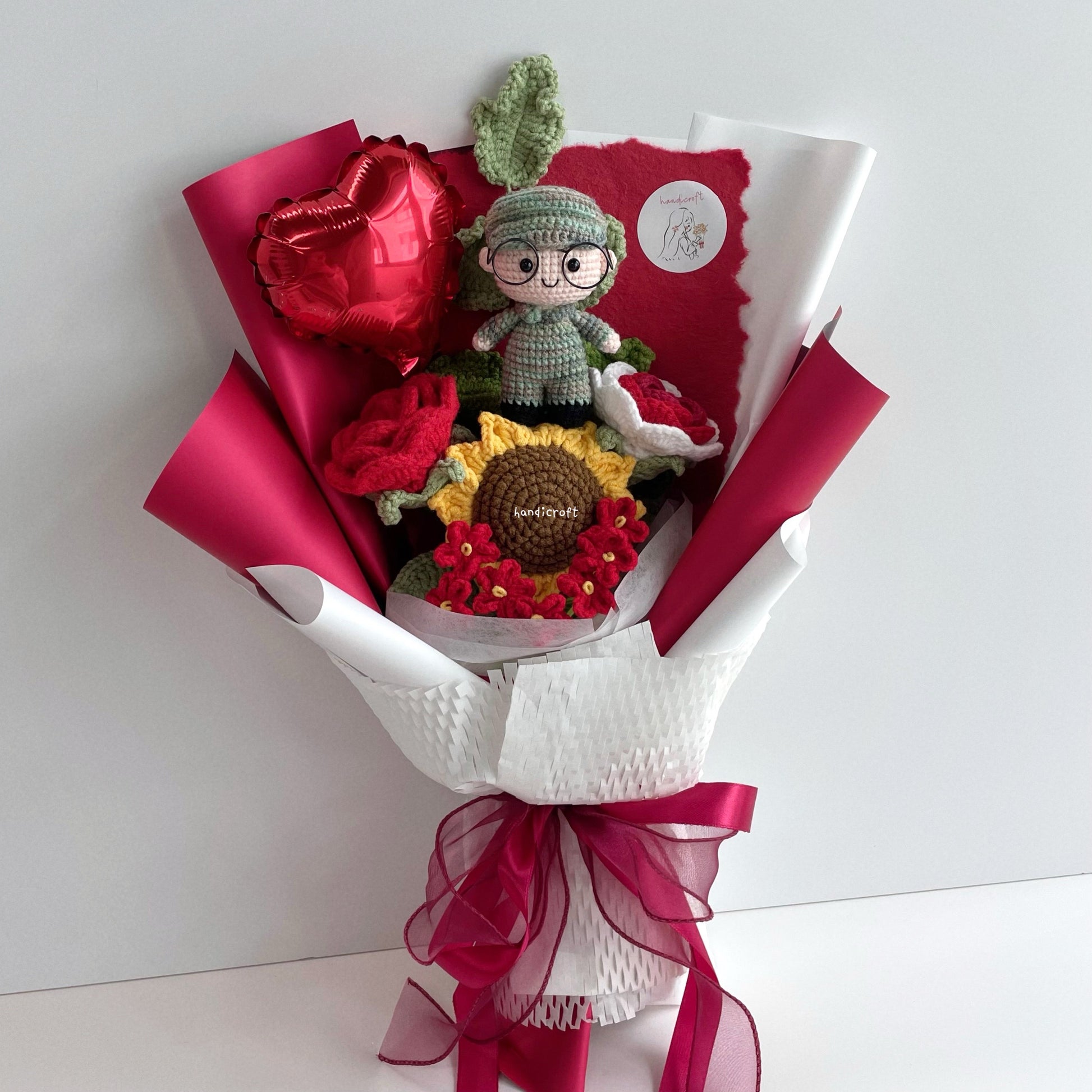 handicroft handmade crochet army soldier series flower bouquet POP honour in bloom SG edition red & white