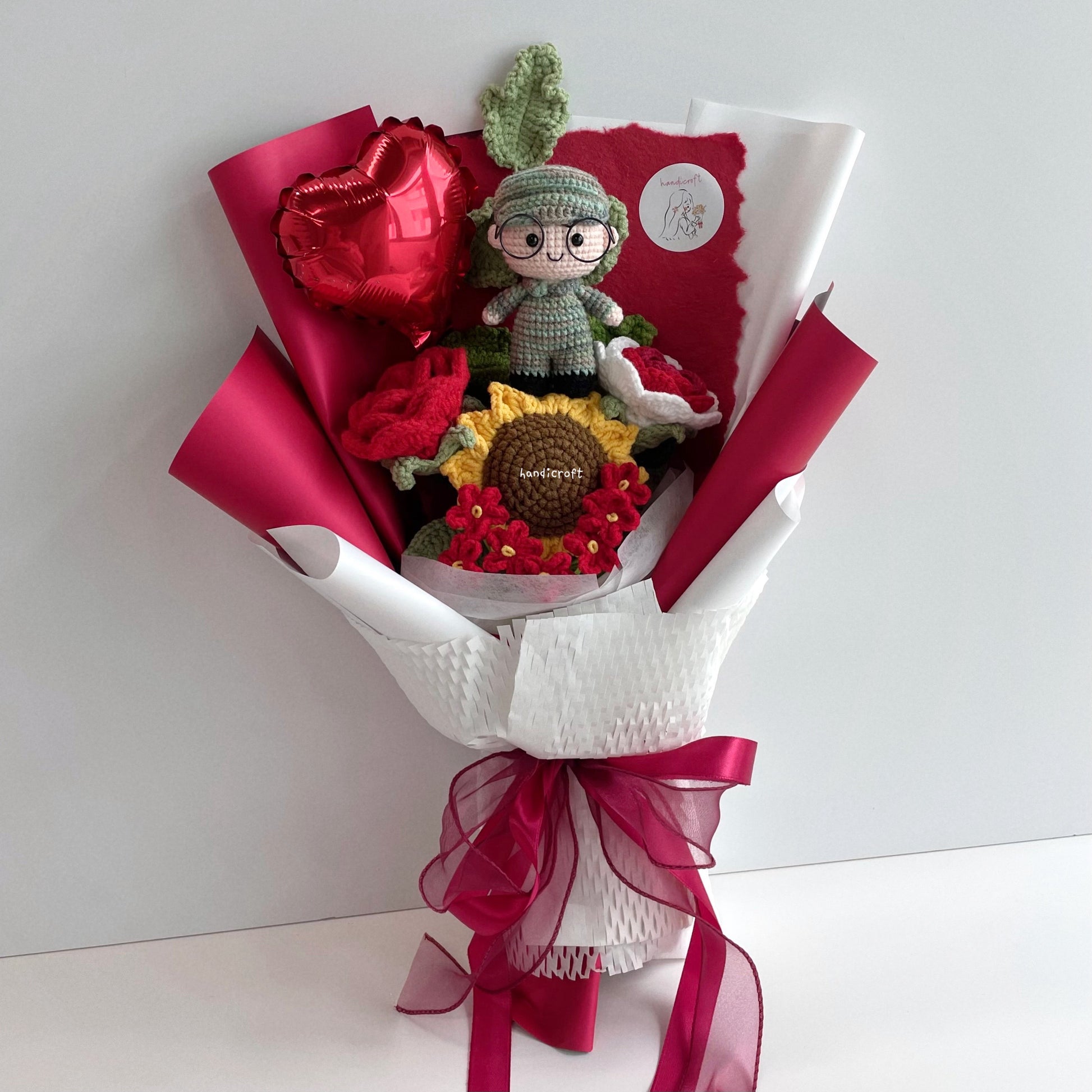 handicroft handmade crochet army soldier series flower bouquet POP honour in bloom SG edition red & white