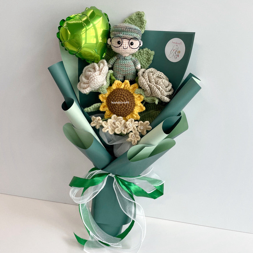 handicroft handmade crochet army soldier series flower bouquet POP honour in bloom milk tea flowers green wrapping
