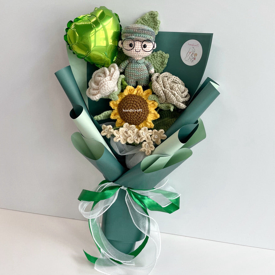 handicroft handmade crochet army soldier series flower bouquet POP honour in bloom milk tea flowers green wrapping