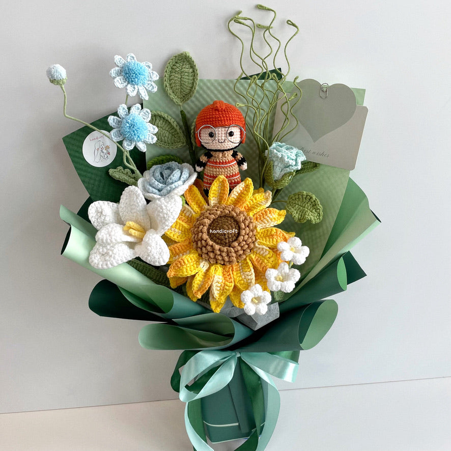 handicroft handmade crochet army soldier series flower bouquet SCDF firefighter suit into the forest: responder