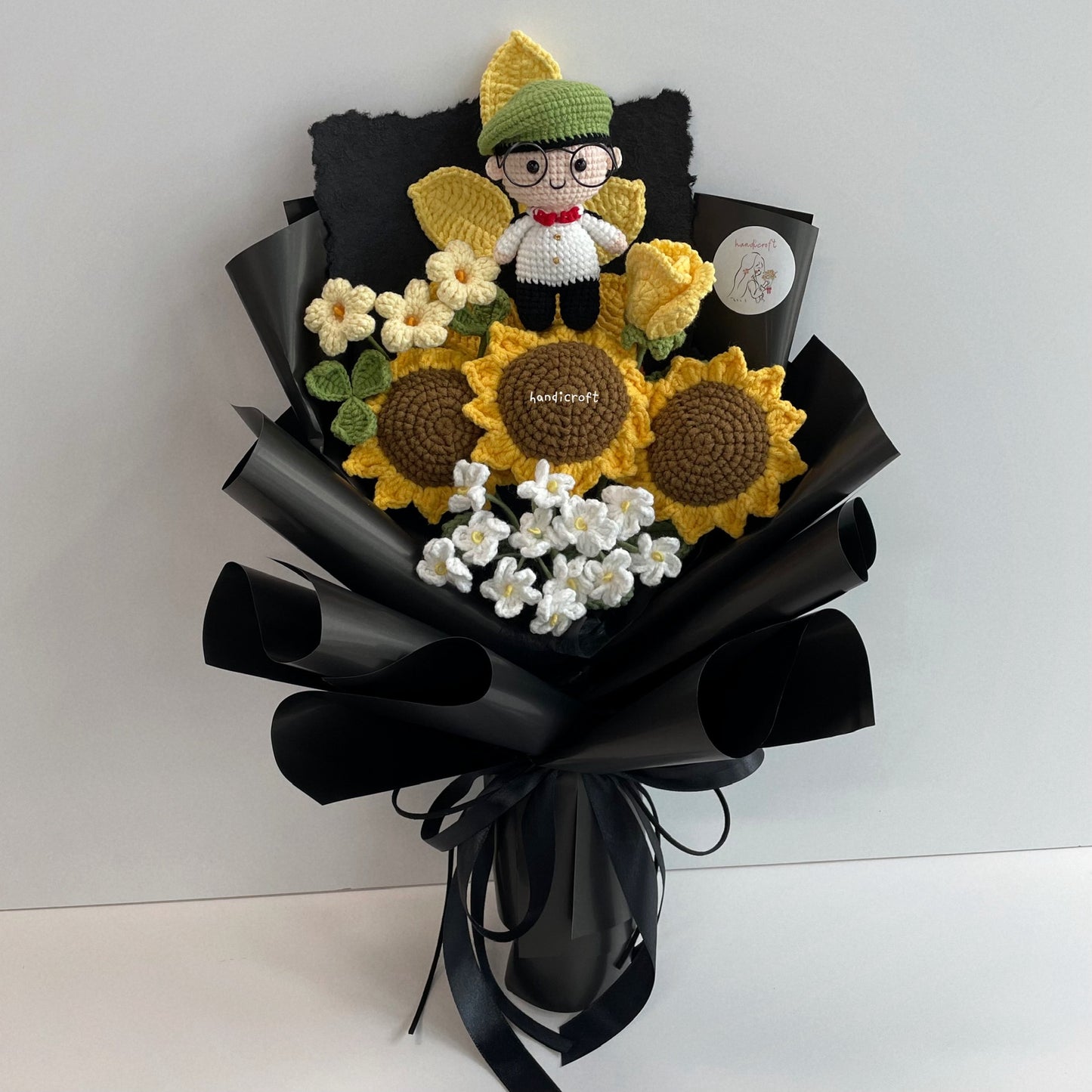 handicroft handmade crochet army soldier series sunflower flower bouquet ORD sunflower platoon glory black wrapping