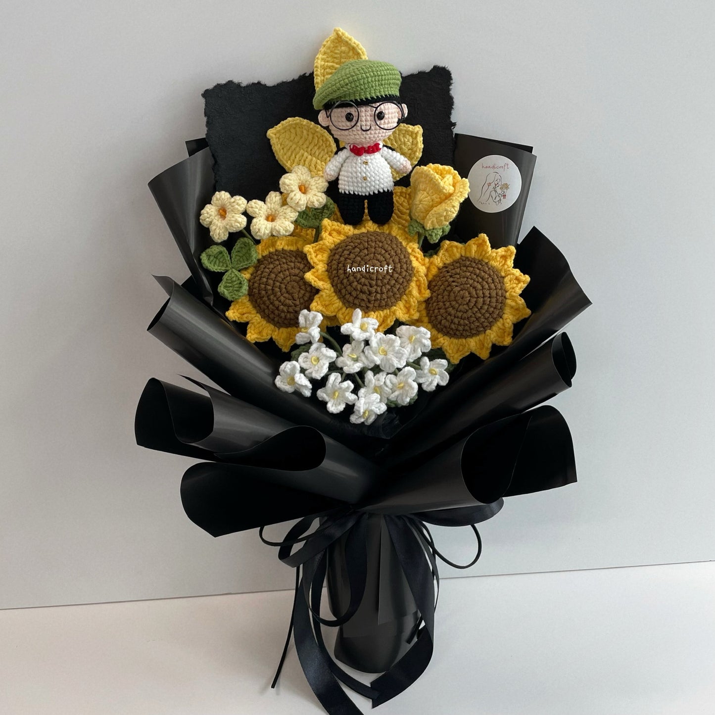 handicroft handmade crochet army soldier series sunflower flower bouquet ORD sunflower platoon glory black wrapping
